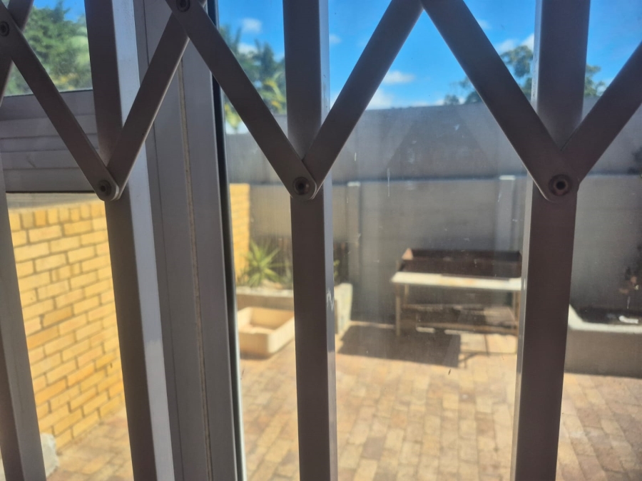 To Let 1 Bedroom Property for Rent in Table View Western Cape